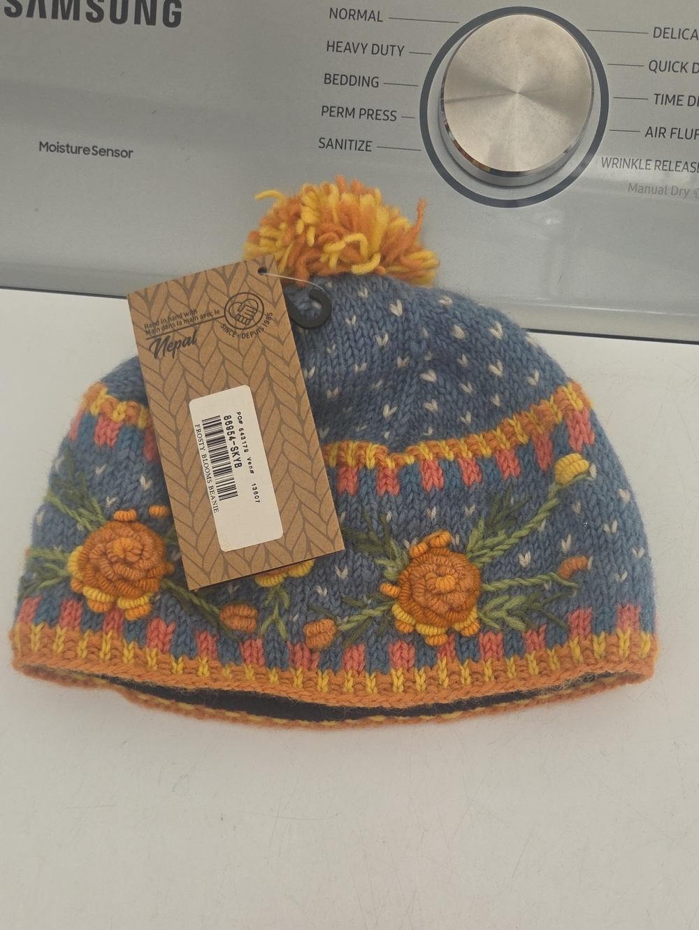 Lost Horizons Hat Beanie Womens One Size Frosty Blooms Floral Pom Wool New